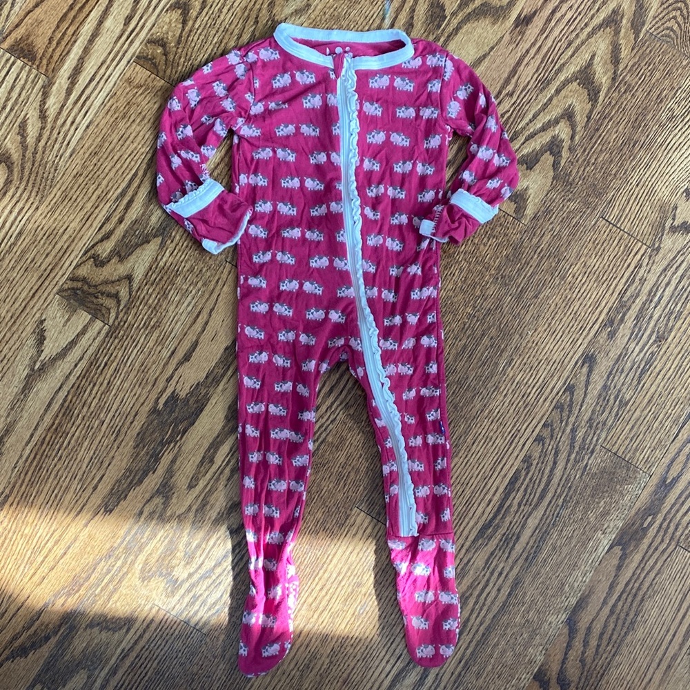 Kickee Pants Girl's Print Bamboo Muffin Ruffle footie- berry cow print size 6-9M